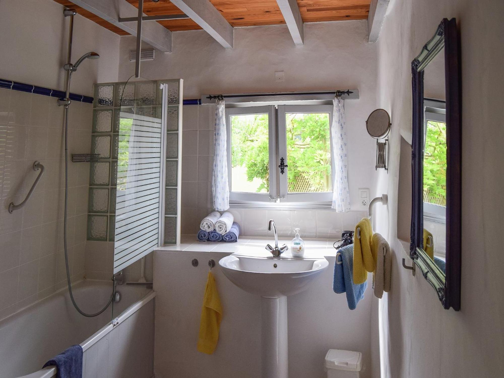 Snug Cottage In Saint Eutrope De Born With Pool Esterno foto